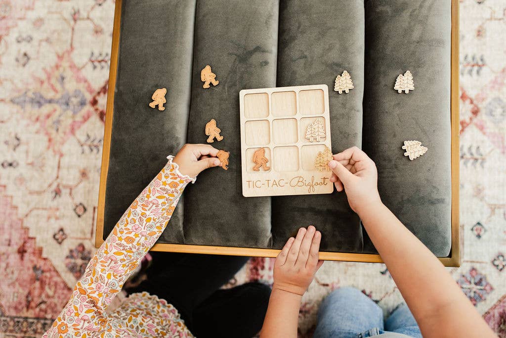 Bigfoot Tic-Tac-Toe Game - Sasquatch Gift - Customizable: Bigfoot + Pine Trees