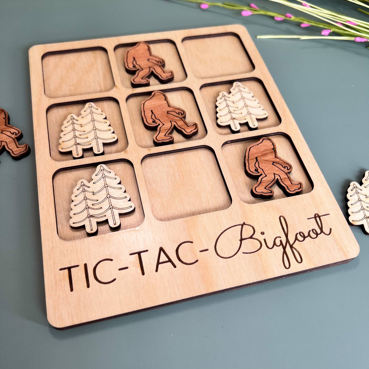 Bigfoot Tic-Tac-Toe Game - Sasquatch Gift - Customizable: Bigfoot + Pine Trees